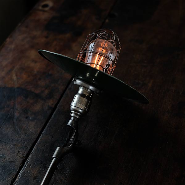 OCWhite Clamp-Based Desk Lamp