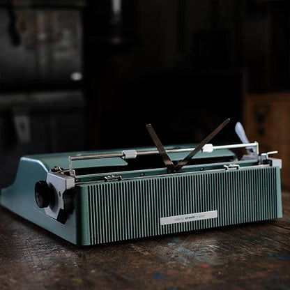 OLIVETTI Lettera 32 タイプライター