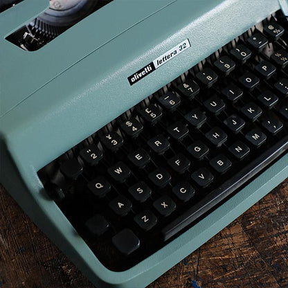 OLIVETTI Lettera 32 タイプライター