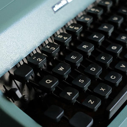 OLIVETTI Lettera 32 タイプライター
