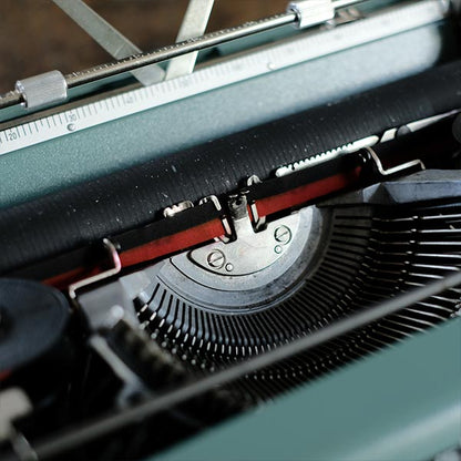 OLIVETTI Lettera 32 タイプライター