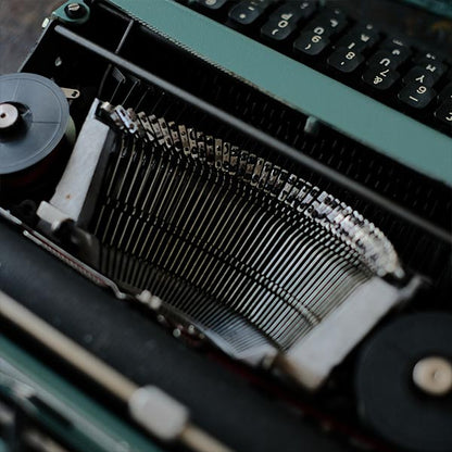 OLIVETTI Lettera 32 タイプライター