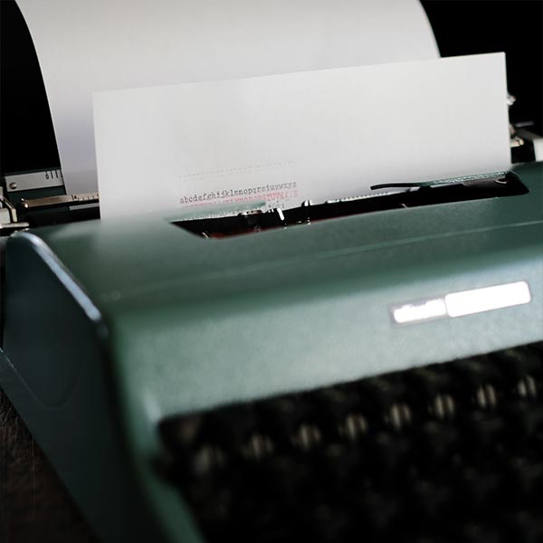 OLIVETTI Lettera 32 タイプライター