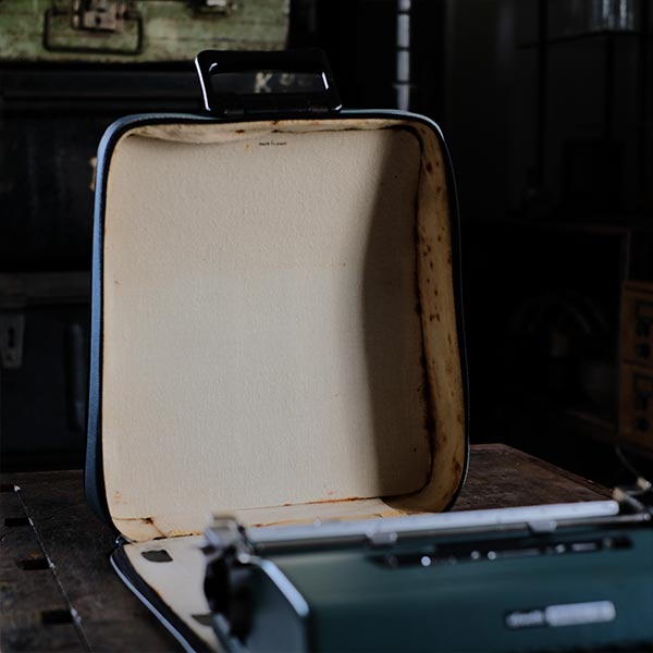 OLIVETTI Lettera 32 タイプライター