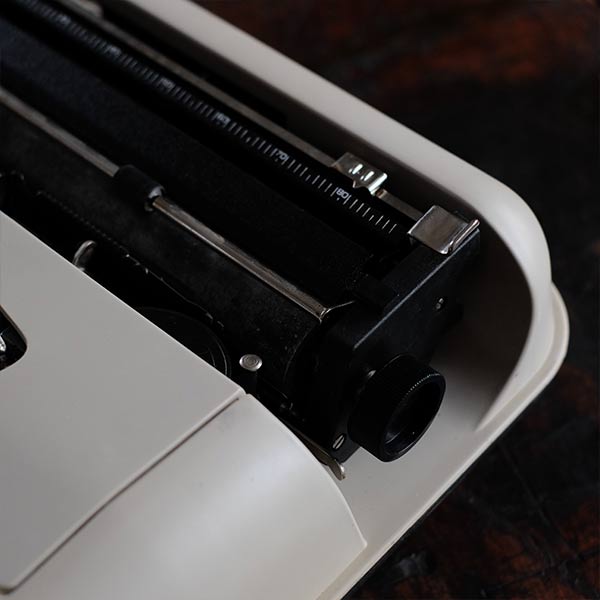 OLIVETTI Lettera 34 タイプライター インクリボン交換済み 訳あり