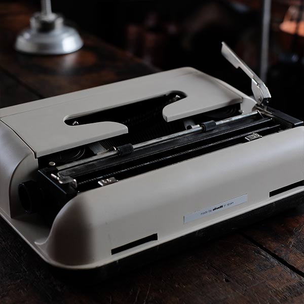OLIVETTI Lettera 34 タイプライター インクリボン交換済み 訳あり
