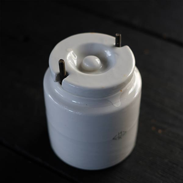 Thick porcelain container S
