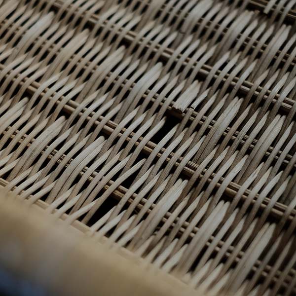 籐製の四角いバスケット（脱衣カゴ）