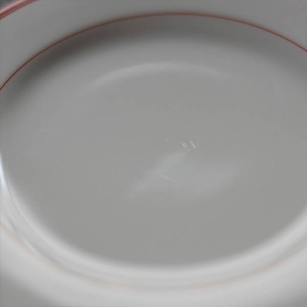 赤いラインの入ったデザート皿 φ18cm