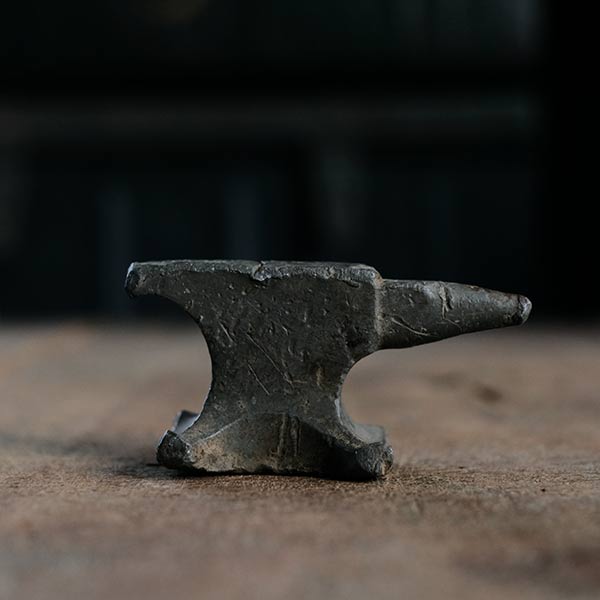 鉛の金床（アンビル）