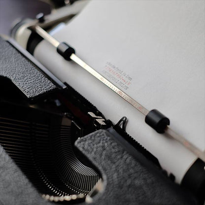 SILVER REED 810 Typewriter