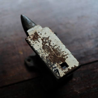 小型の金床（アンビル）