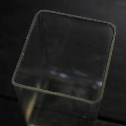 四角いガラスの水槽