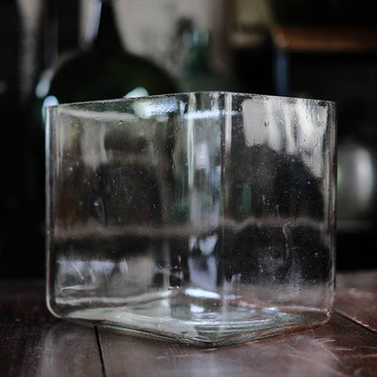 square glass aquarium