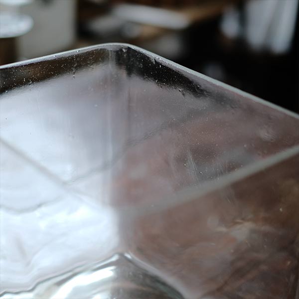 square glass aquarium