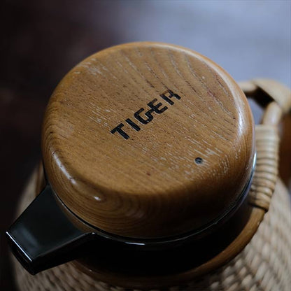 Rattan-wrapped TIGER thermos flask, 1L