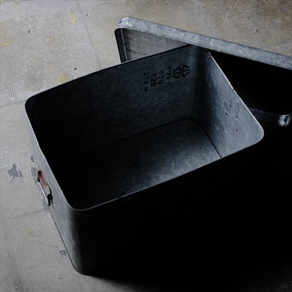 Tin storage box