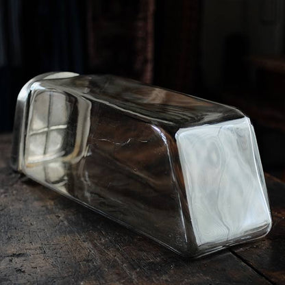 Tobacco shop jar with lid
