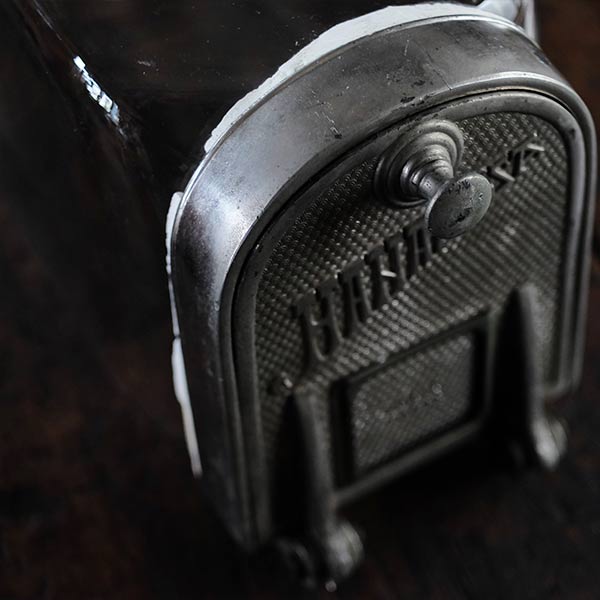 Tobacco shop jar with lid