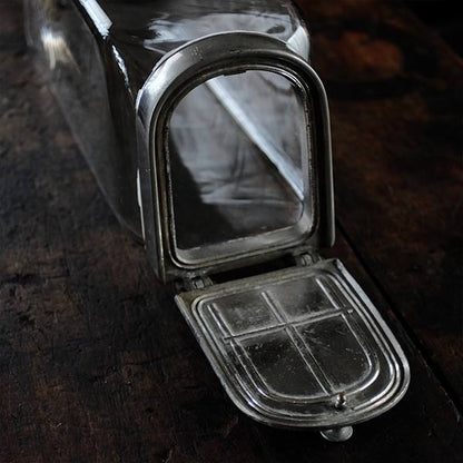 Tobacco shop jar with lid