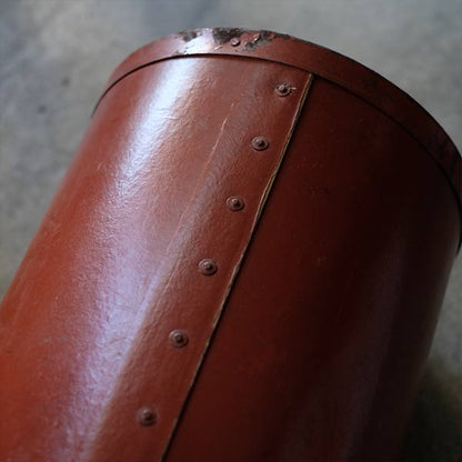 Cylindrical bollock box
