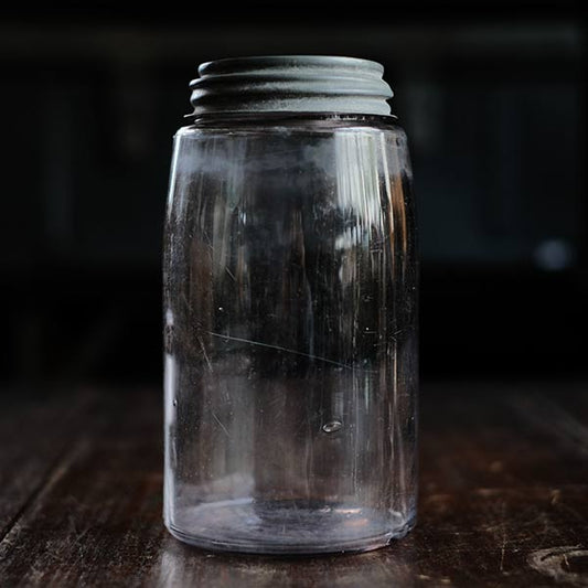うっすら紫がかった無名のMason Jar