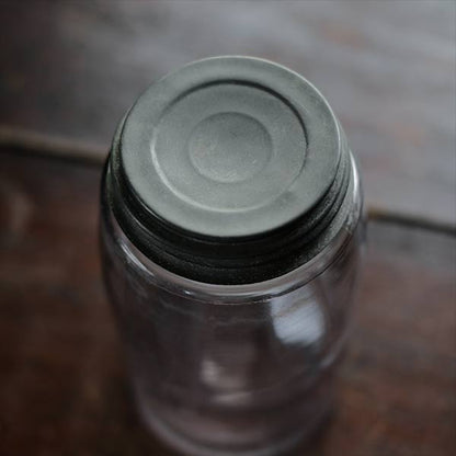うっすら紫がかった無名のMason Jar