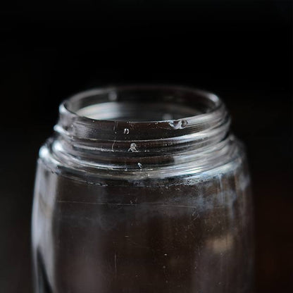 うっすら紫がかった無名のMason Jar