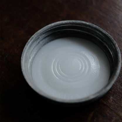 うっすら紫がかった無名のMason Jar