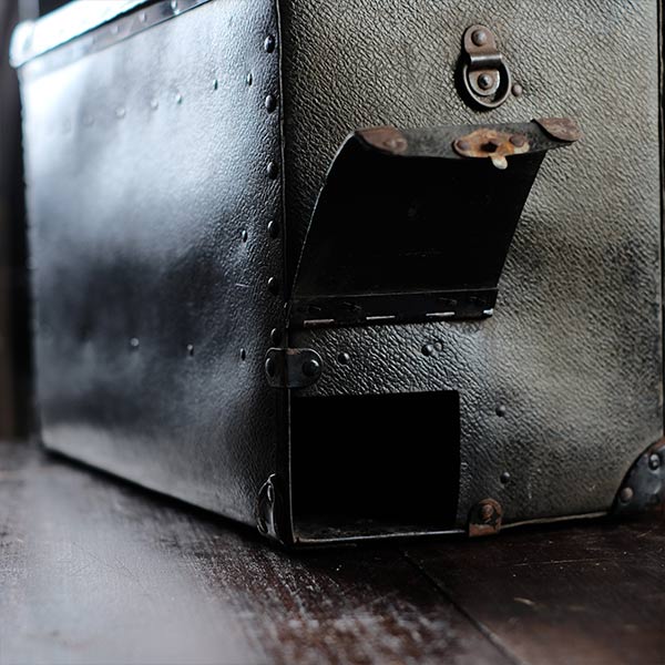 Trunk for storing equipment