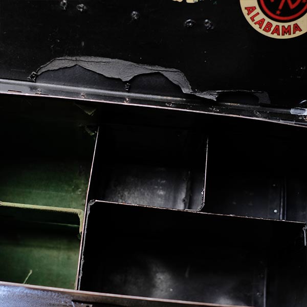 Trunk for storing equipment