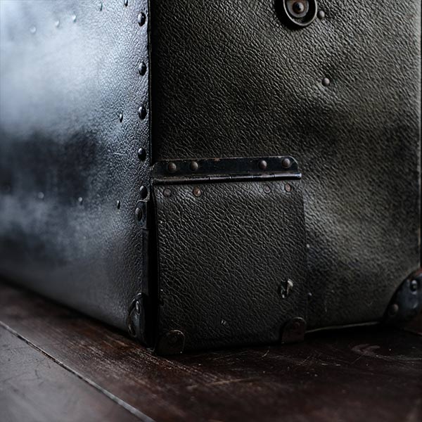 Trunk for storing equipment