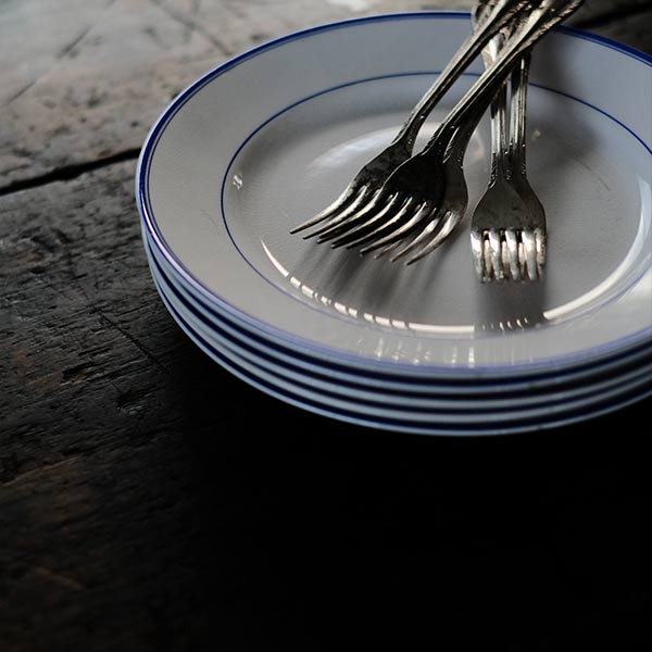 山庄製陶所 IRONSTONE ブルーラインの皿 φ23cm